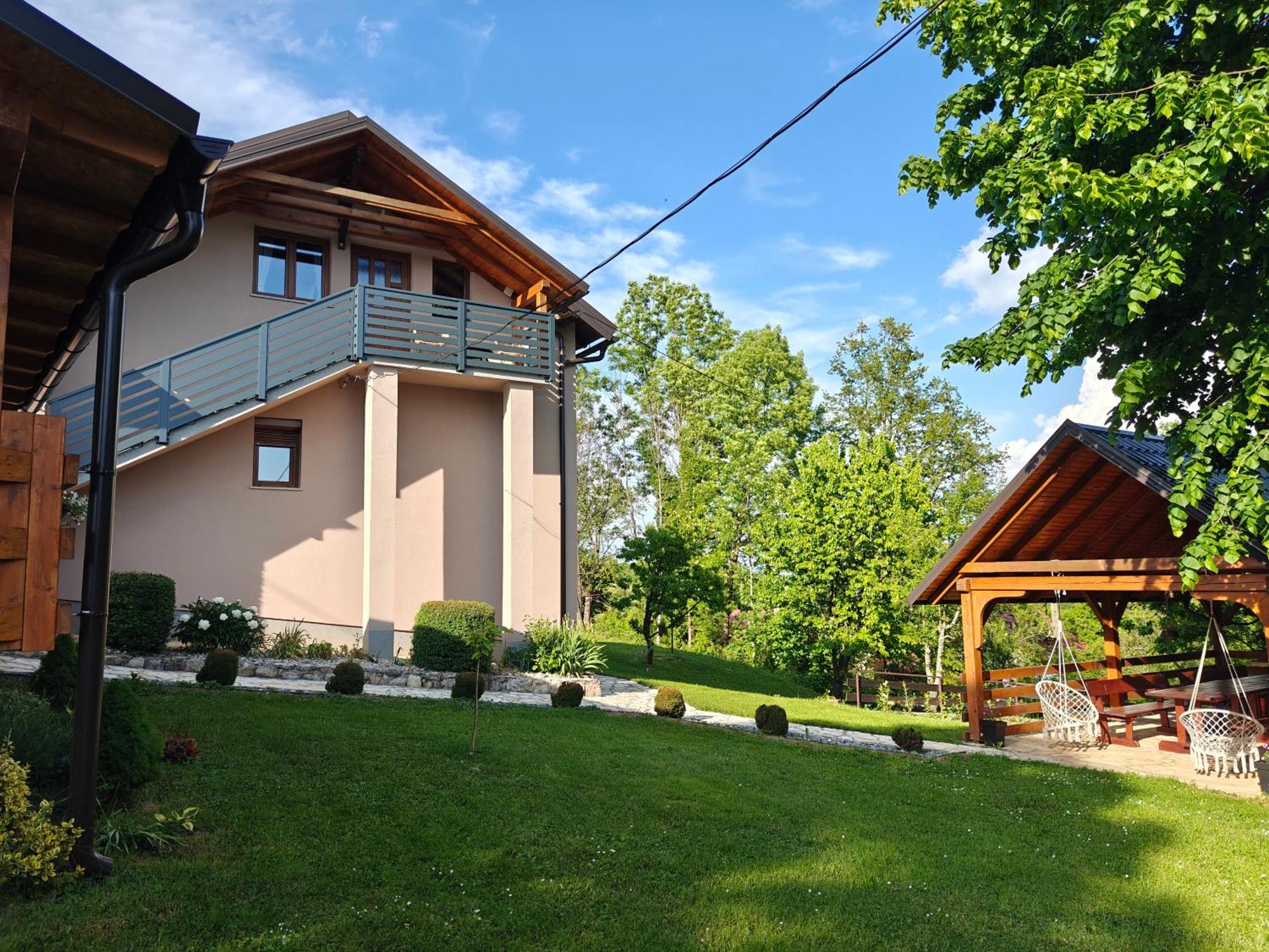Apartment Sara Rakovica Buitenkant foto
